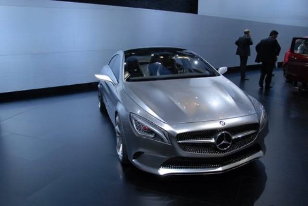 Прототип компактного седана, представил Mercedes-Benz